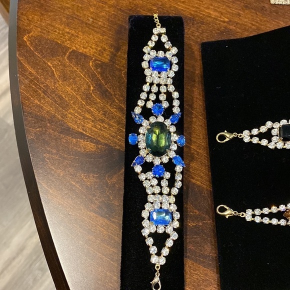 BEAUTIFULLY Brilliant Czechoslovakian Crystal and gemstone Bracelet. Sold each. - Picture 3 of 11